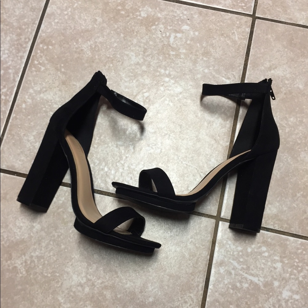Chunky High-Heeled Shoes
